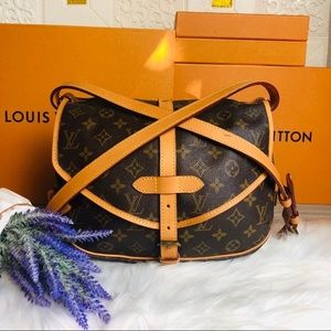 💖AUTH LOUIS VUITTON SAUMUR 30 💕